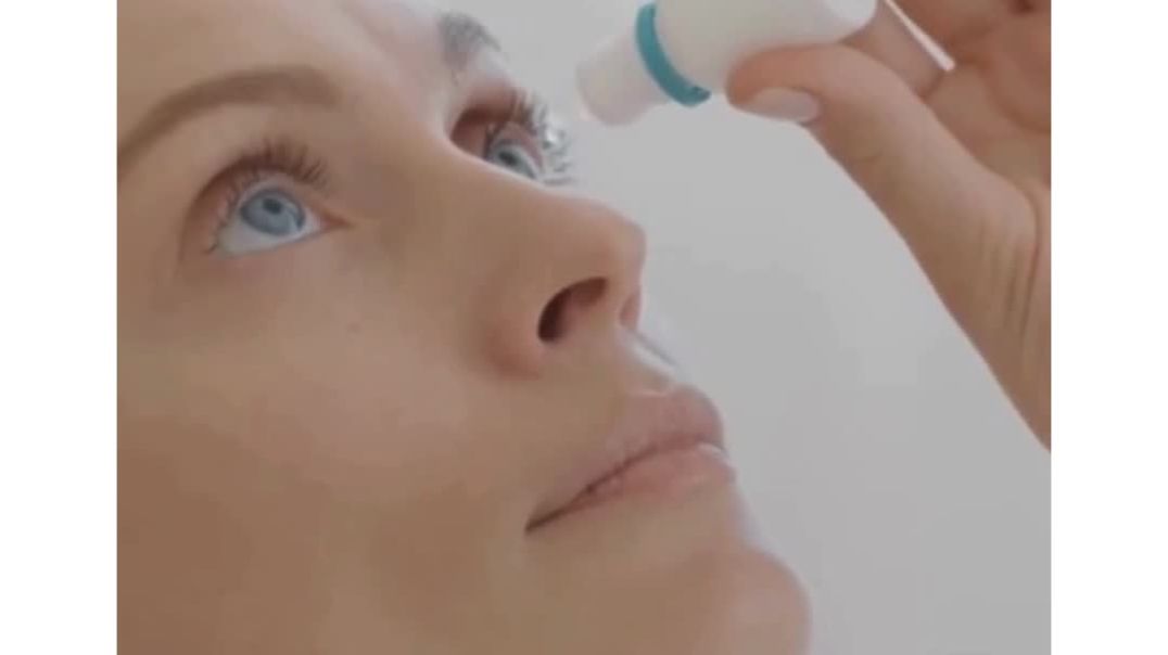⁣Careprost eye drops
